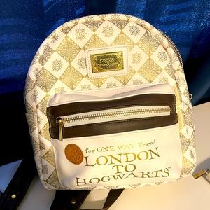 Universal Studios Harry Potter Hogwarts mini backpack